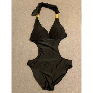 Black Cutout One-piece 🌴